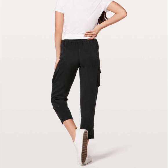 Lululemon Move Lightly cargo Pant *25" - Picture 2 of 7